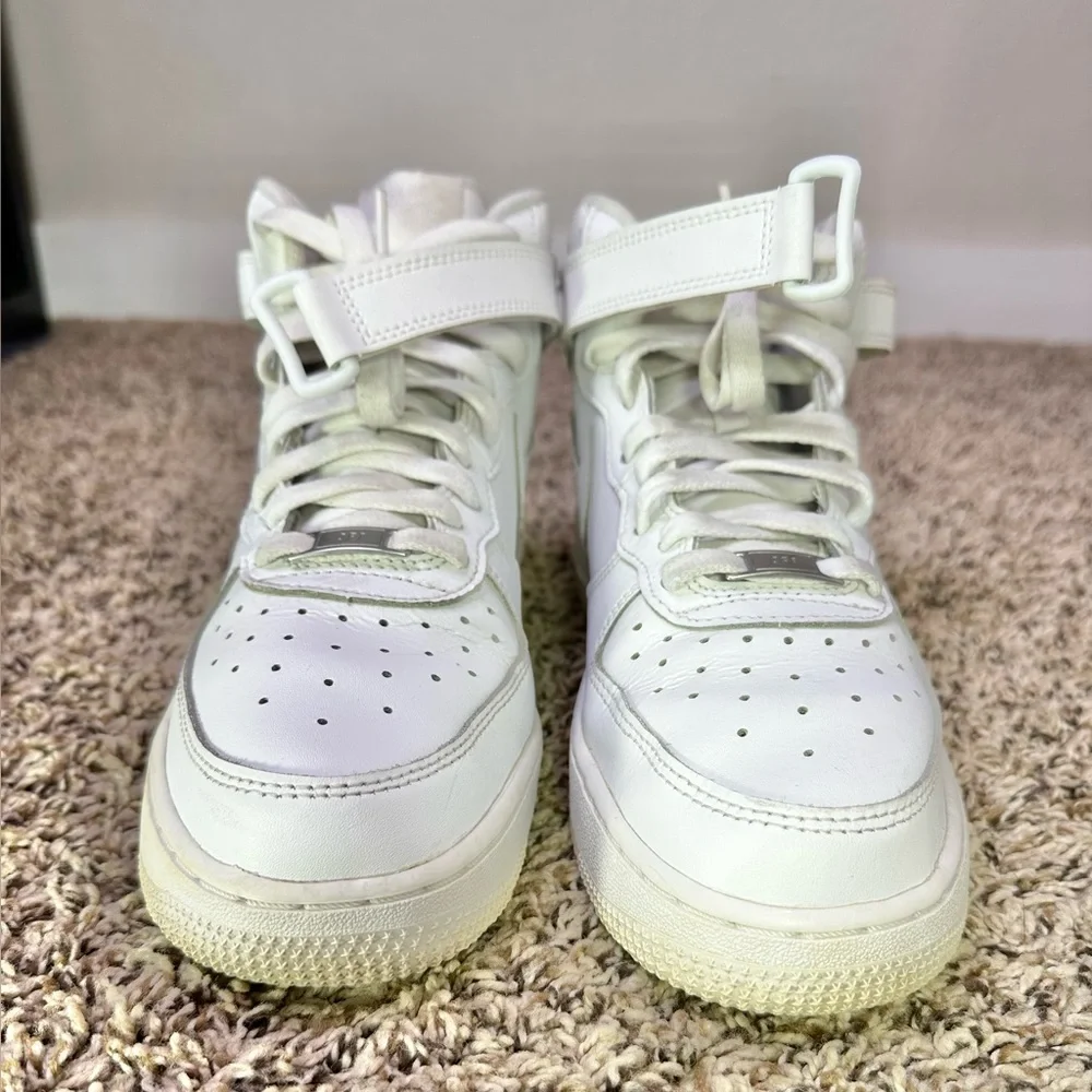 Nike Air Force 1 Mid Triple White Youth Size 7Y/8.5W‎ AF1 High Top